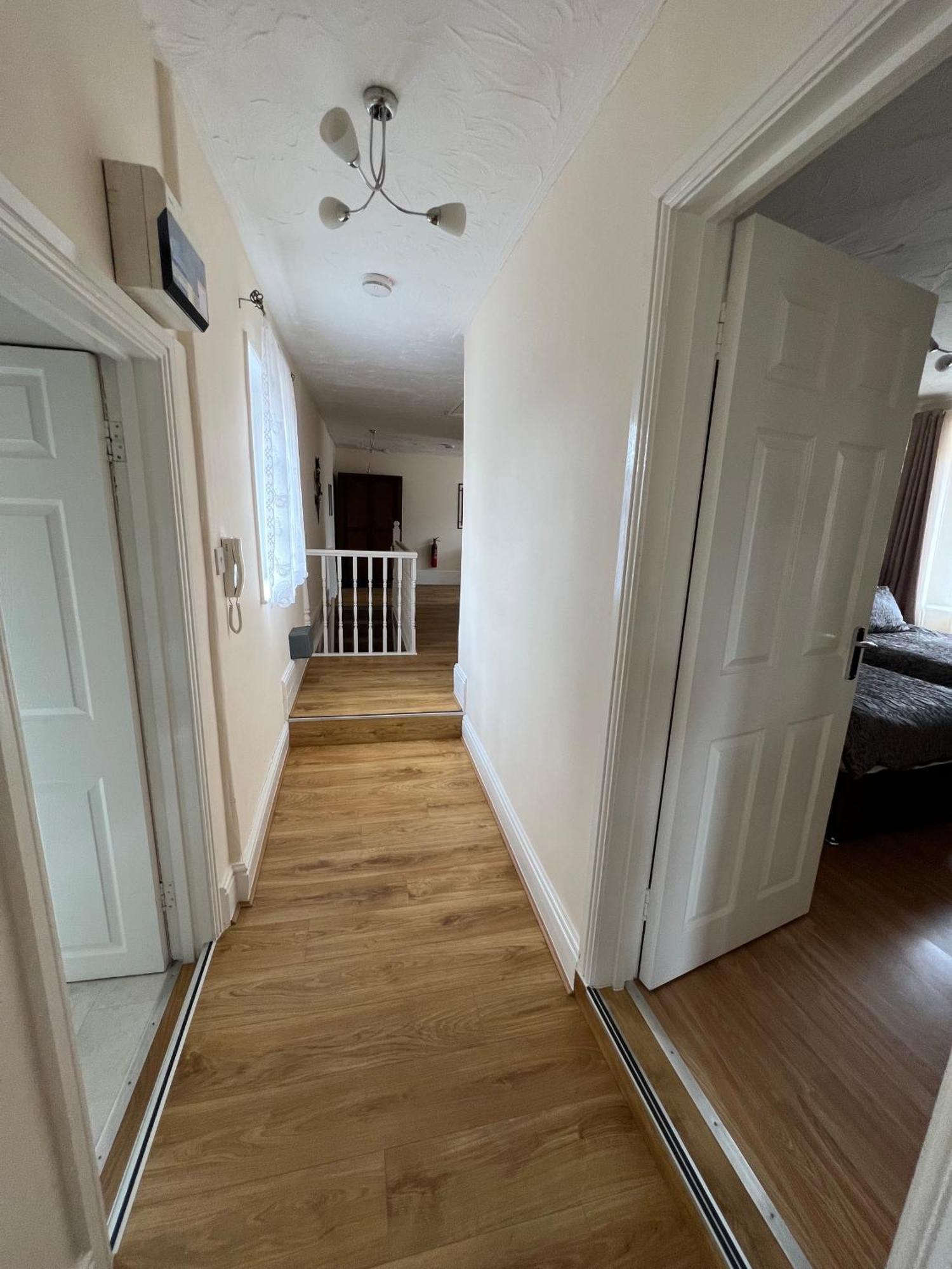 Stay In Yeovil Town Centre, Large 2 Bd Apt With Parking, Sleeps 4 외부 사진